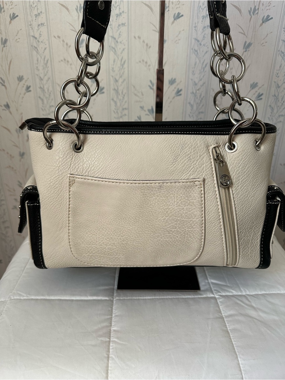 P & G Western-inspired Rhinestone Cross Concealed Carry Shoulder Bag - Picture 3 of 16